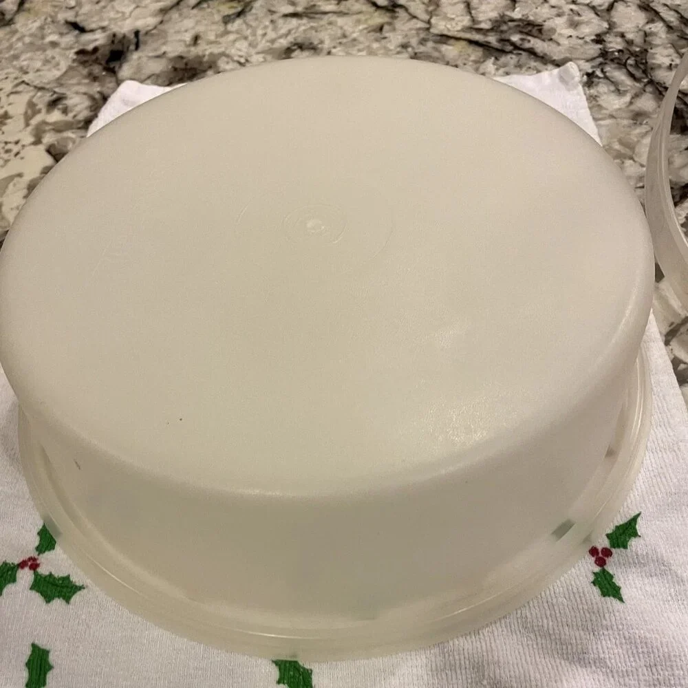 Tupperware 10